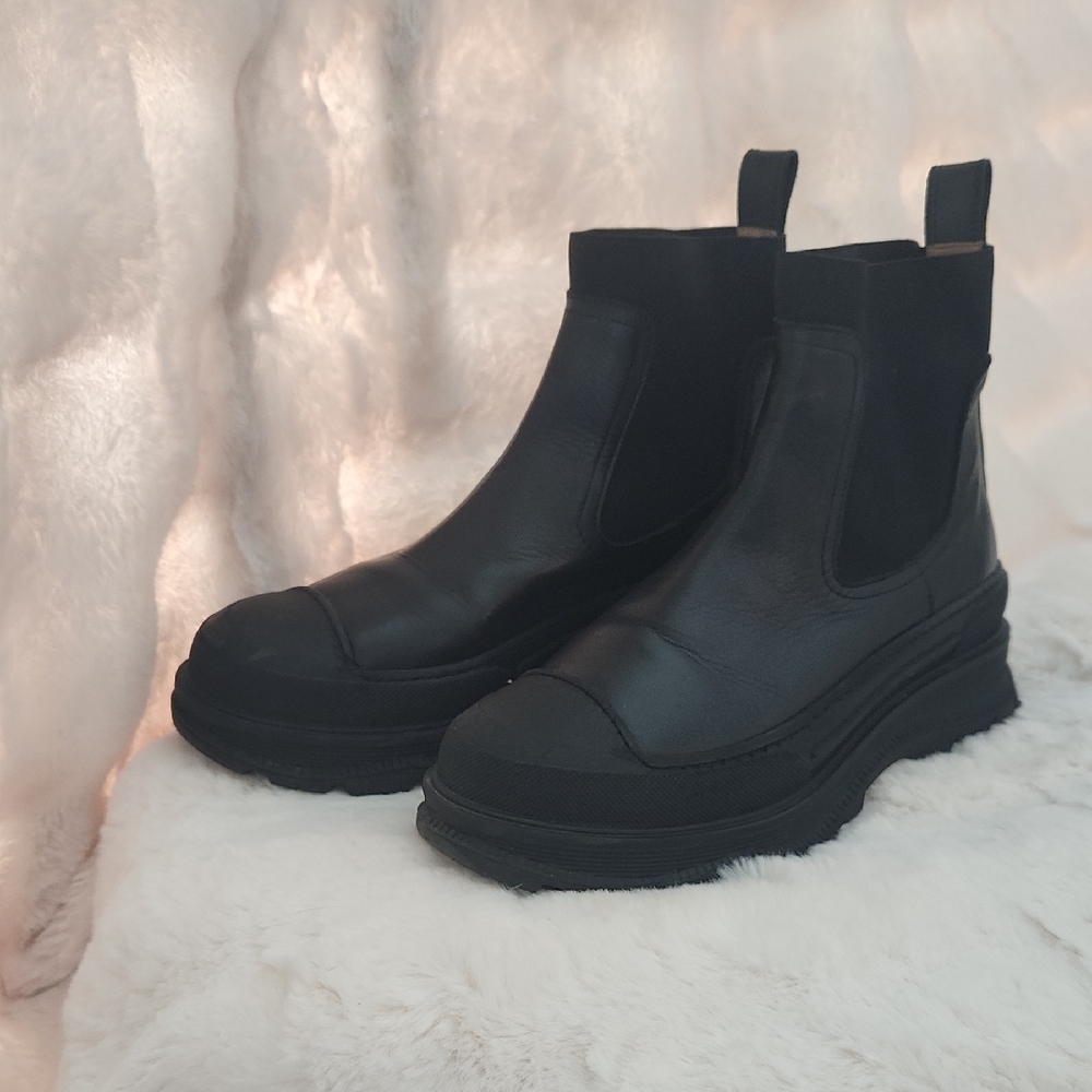 Flattered Black Ankle Boots